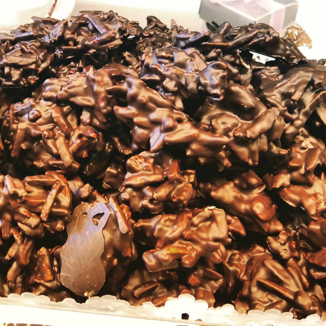 Roques de xocolata de la Pastisseria Fornés Roques de xocolata de la Pastisseria Fornés
